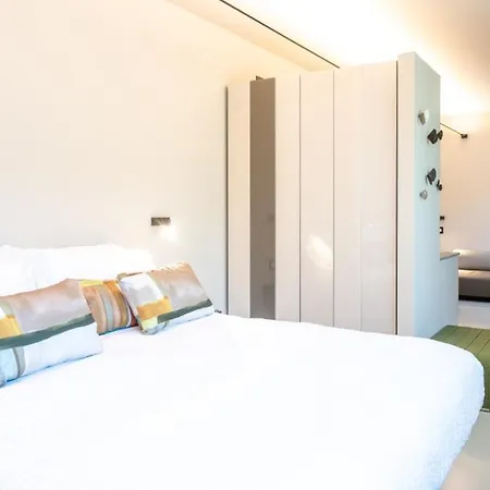 Zurigo מלון ואראצה