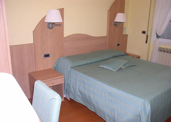 Hotel Zurigo Varraze